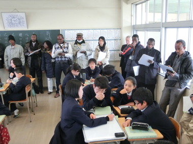 フランス語圏アフリカ地域の理数教員による学校訪問がありました。