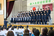３年生の有志（ソングリーダー）による合唱の様子です。