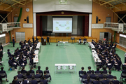 全体発表の様子です。